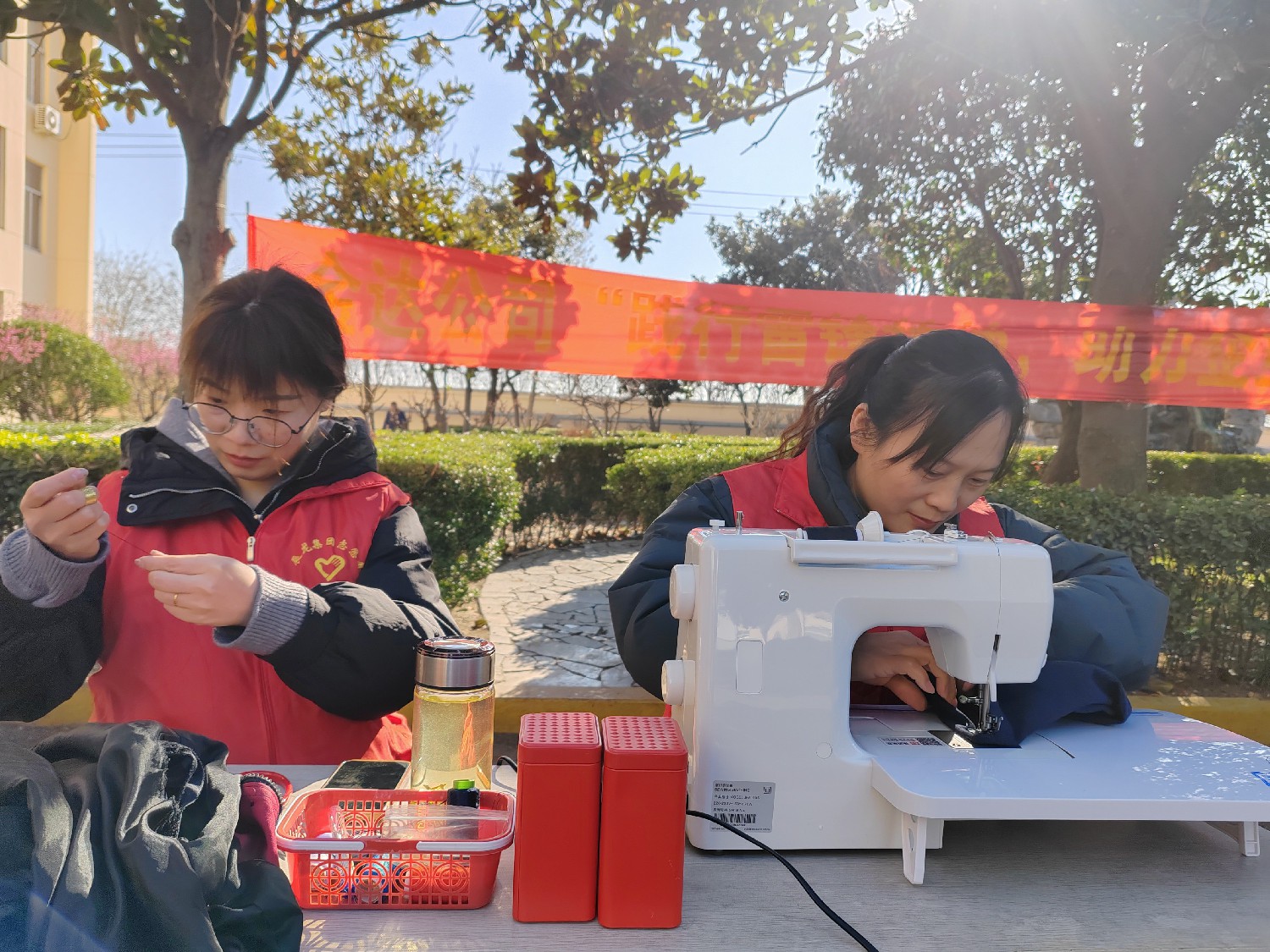 金達(dá)煤礦開展“踐行雷鋒精神  助力企業(yè)前行”黨員志愿服務(wù)活動(dòng)
